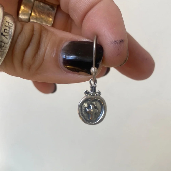 Sterling silver ornate cross circle earrings - Picture 6 of 8